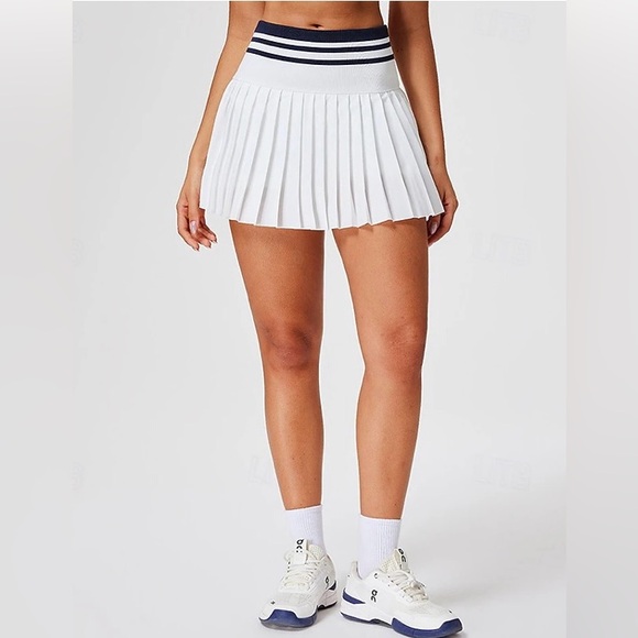 NWT Thrive Societe Seamless Waistband Pleated Tennis Skort Size L - Picture 2 of 8